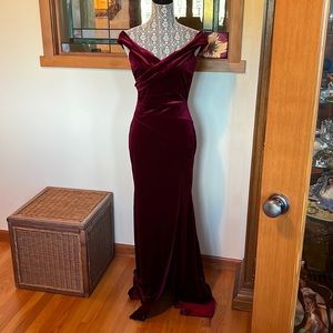 Windsor Burgundy Velvet Prom Formal Maxi Dress - Medium